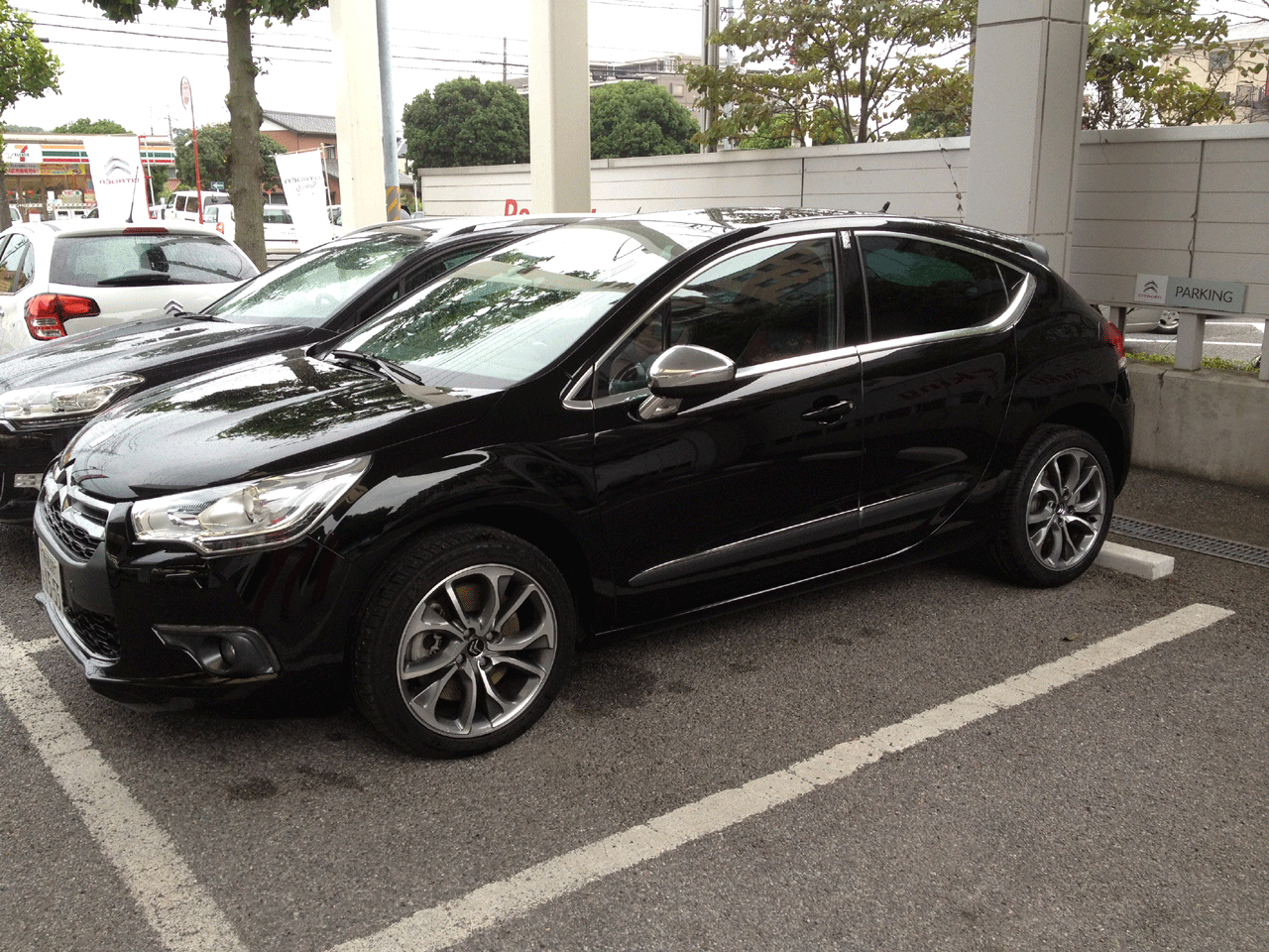 試乗会用のDS4到着しました。